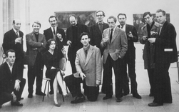 De Keerkring 1958 Staand v.l.n.r. Tony Buytendijk, Jan Sierhuis, Rik van der Meij, Marius van Beek, ?, Jacob Kuijper, ?, Arie Kater, ?. Zittend: Ed Dukkers, Jutta Metzger, Max Reneman.